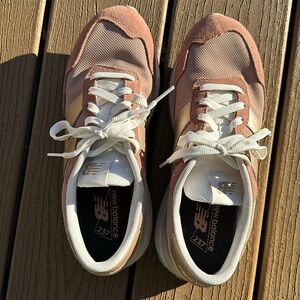 New Balance 237 - lilac - worn ONCE!